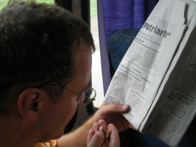 "De goda relationerna till Vatikanen kommer inte att avbrytas", står det i Romania Libera.